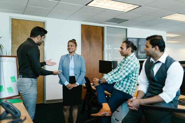 How Can UK Enterprises Leverage Technology to Enhance Customer Experience?